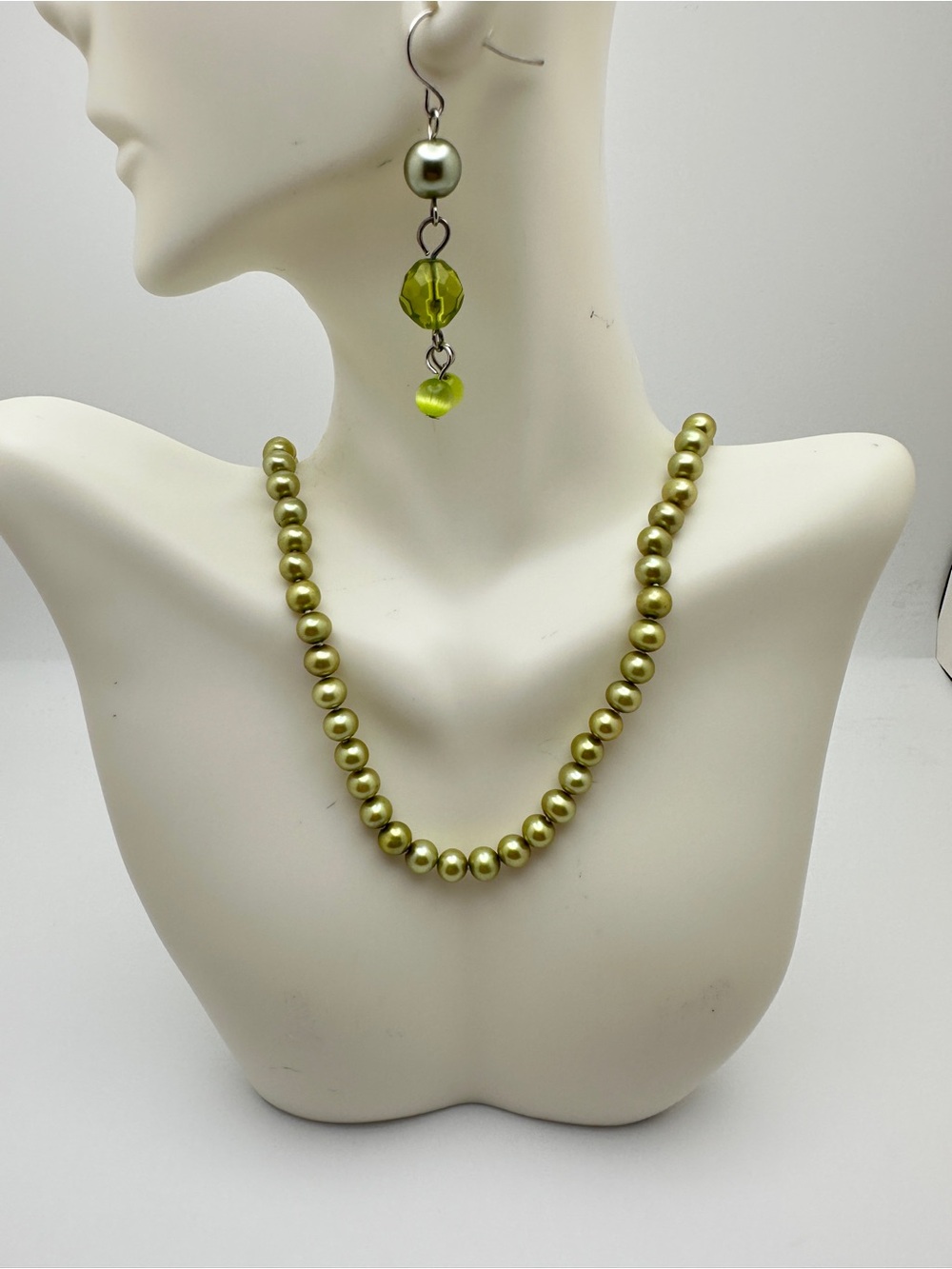 Green Pearl-Style Bead Necklace and Drop Earring Set